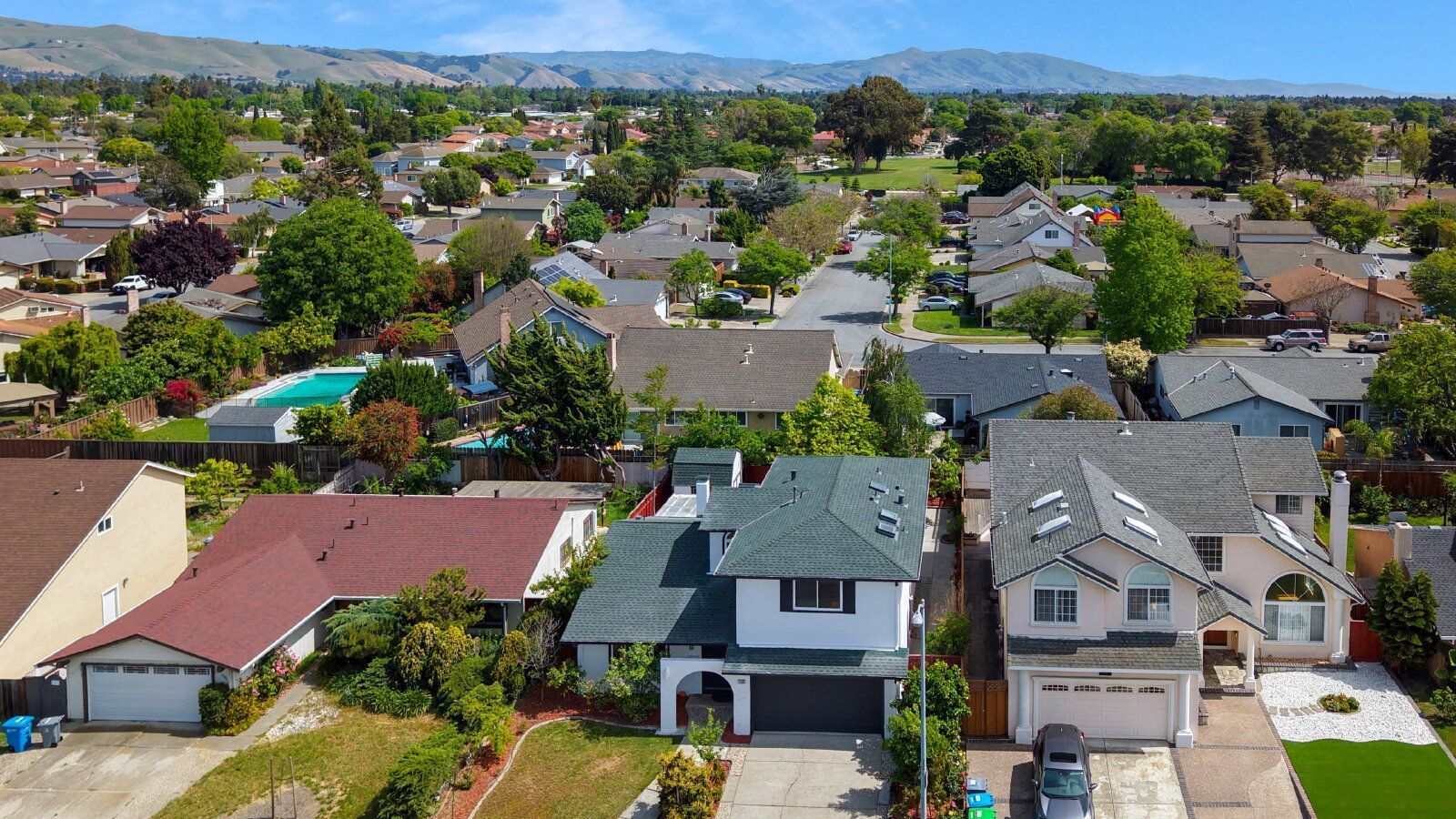 Fully remodeled home with flexible layout and prime Union City location. property image